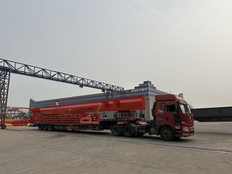 放荡的情欲护士2门式起重机25吨，发往四川成都