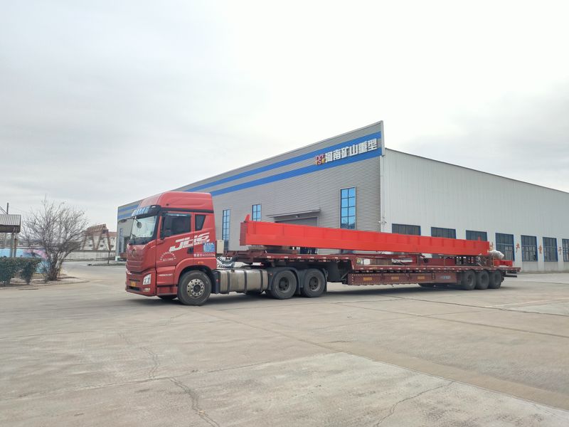 我公司为江西南昌某公司制作放荡的情欲护士2桥式起重机一台