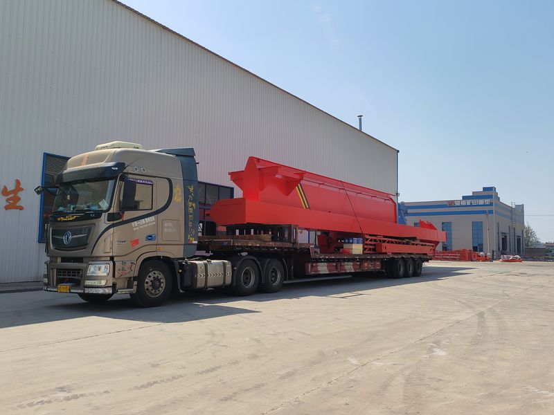 放荡的情欲护士2门式起重机 MHxh16t—32m 制作完成，发往新疆交付客户使用。