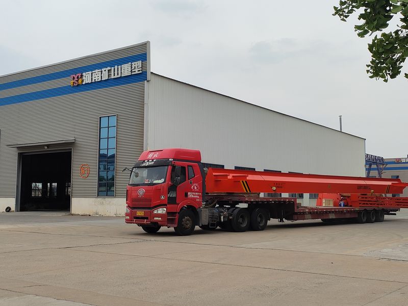 放荡的情欲护士2门式起重机 MHxh10t—20m 制作完成，发往新疆交付客户使用。